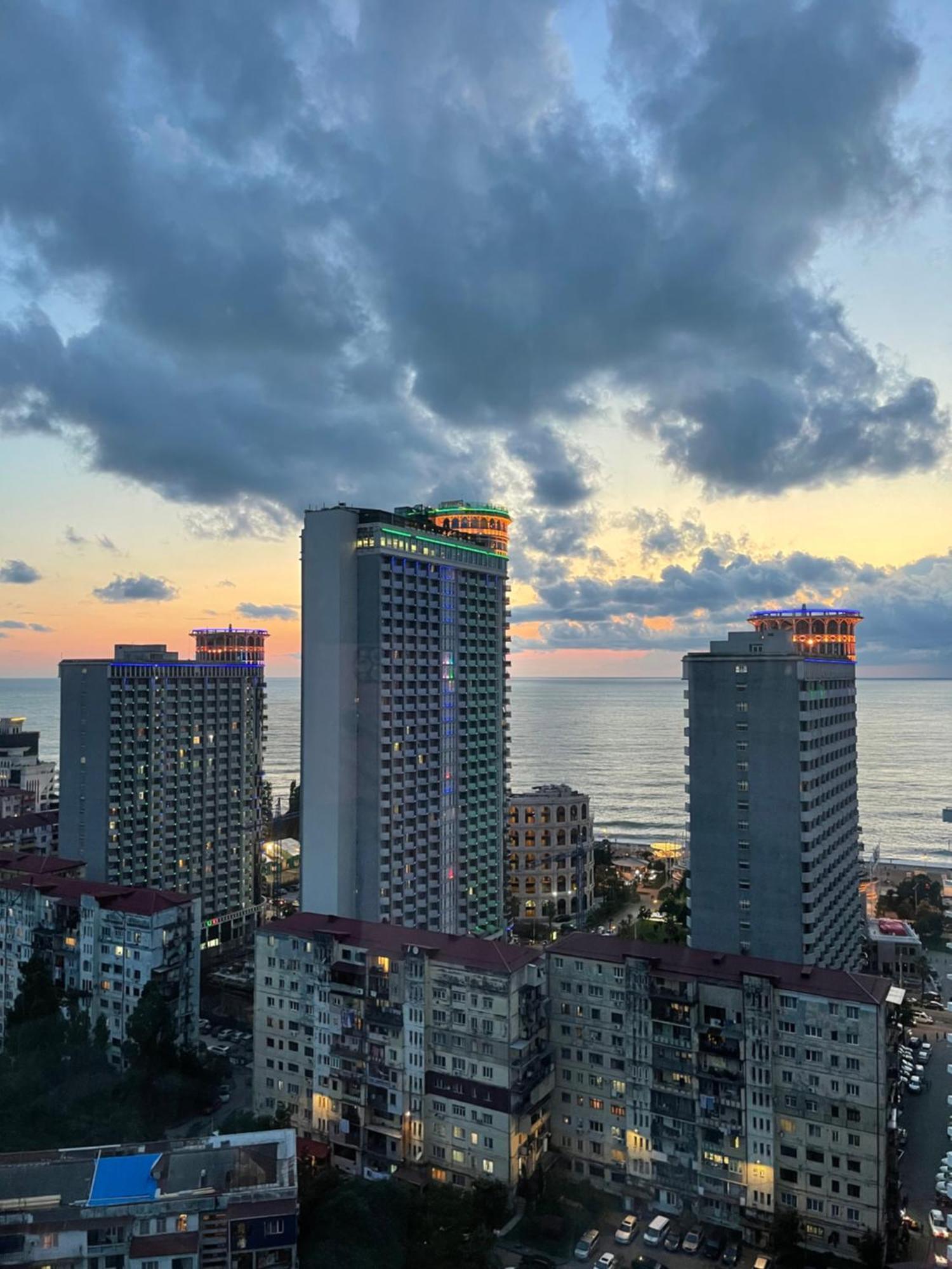 Green House Batumi Apartment Exterior foto